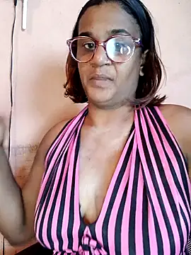 indianstrawberrylips4u online show from 29, 4, 2026
