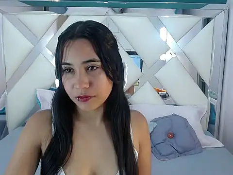 Snapshot of Kate_Hewson chatting on 10, 3, 2026 Kate Hewson online show from 10, 3, 2026