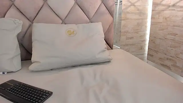 Snapshot of bella_novoa chatting on 10, 3, 2026 bella novoa online show from 10, 3, 2026