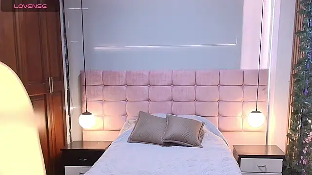 MoriahStorm online show from 25, 5, 2026