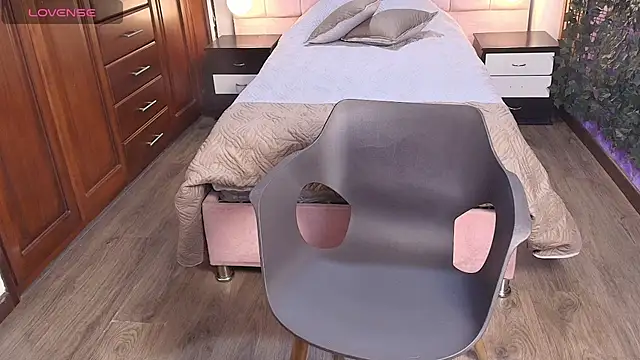 MoriahStorm online show from 4, 6, 2026