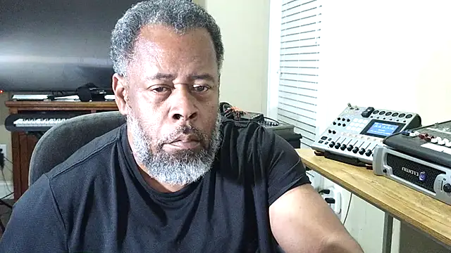 Cleozevo1961 online show from 6, 8, 2026