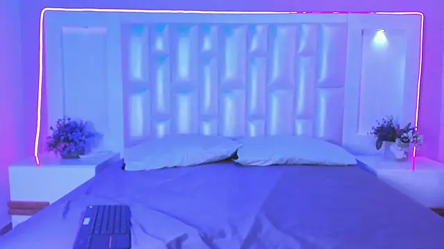 Liia Collins online show from 6, 3, 2026