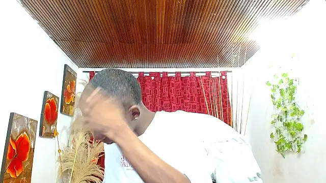 Snapshot of milo018 chatting on 25, 2, 2026 milo018 online show from 25, 2, 2026