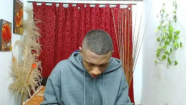 Snapshot of milo018 chatting on 17, 3, 2026 milo018 online show from 17, 3, 2026