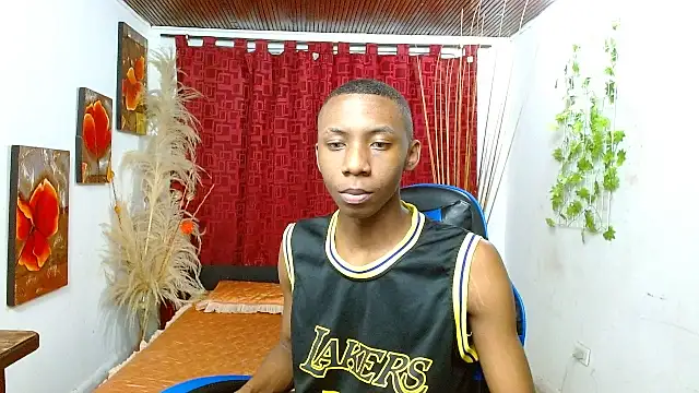 Snapshot of milo018 chatting on 18, 3, 2026 milo018 online show from 18, 3, 2026