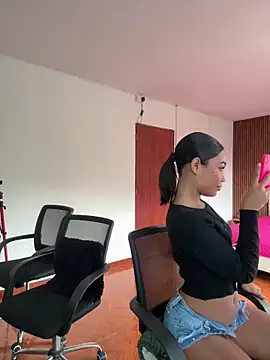 kali rousse online show from 25, 2, 2026