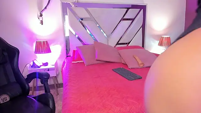 Esmeralda carrascal online show from 3, 3, 2026