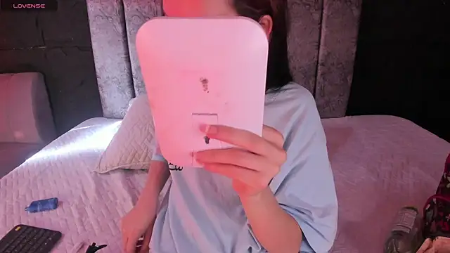 MelLove  online show from 9, 3, 2026