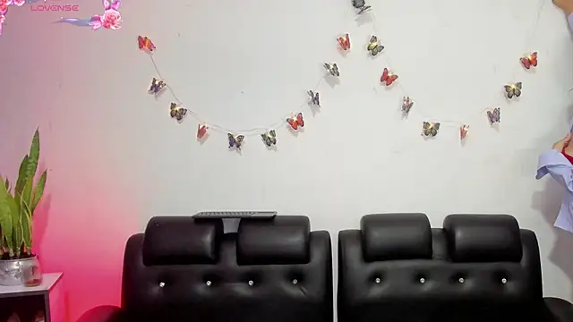 Snapshot of aria-voss chatting on 12, 3, 2026 aria-voss online show from 12, 3, 2026