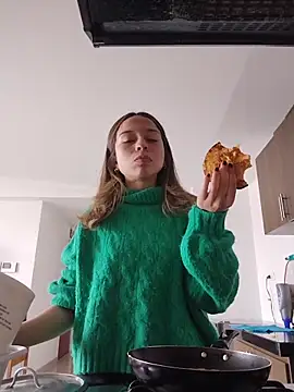 Snapshot of LuuluBerry chatting on 14, 3, 2026 LuuluBerry online show from 14, 3, 2026