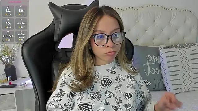 Snapshot of LuuluBerry chatting on 19, 3, 2026 LuuluBerry online show from 19, 3, 2026