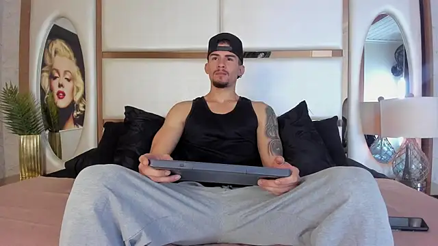 Snapshot of SharonTygaX chatting on 10, 3, 2026 SharonTygaX online show from 10, 3, 2026