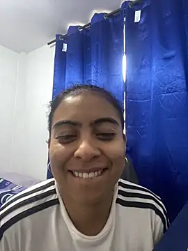 Snapshot of karla-hank chatting on 5, 3, 2026 karla-hank online show from 5, 3, 2026