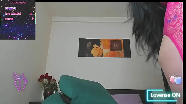 GoldenLunaa online show from 23, 7, 2026