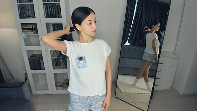 Snapshot of littleevilon chatting on 20, 2, 2026 littleevilon online show from 20, 2, 2026