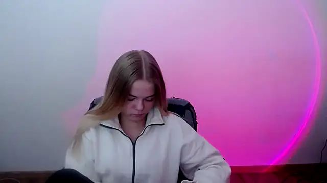 Snapshot of FoxiLana chatting on 6, 3, 2026 FoxiLana online show from 6, 3, 2026