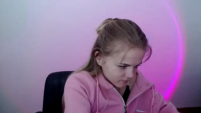 Snapshot of FoxiLana chatting on 21, 3, 2026 FoxiLana online show from 21, 3, 2026