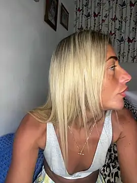 Snapshot of ScarlettGold_ chatting on 14, 3, 2026 ScarlettGold online show from 14, 3, 2026