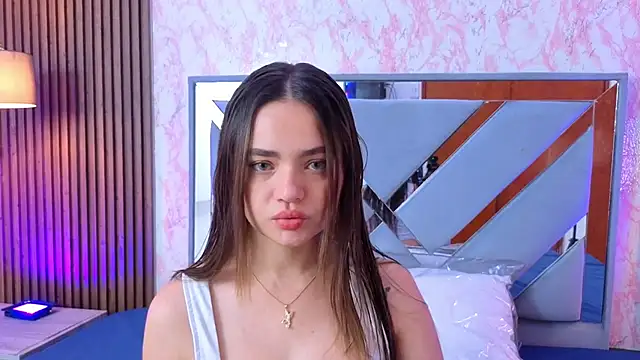 LittleeSara18 online show from 1, 5, 2026