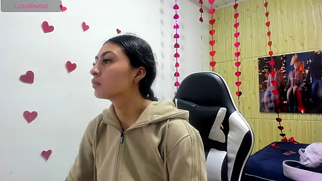 Snapshot of angell_cooper8 chatting on 11, 3, 2026 angell cooper8 online show from 11, 3, 2026