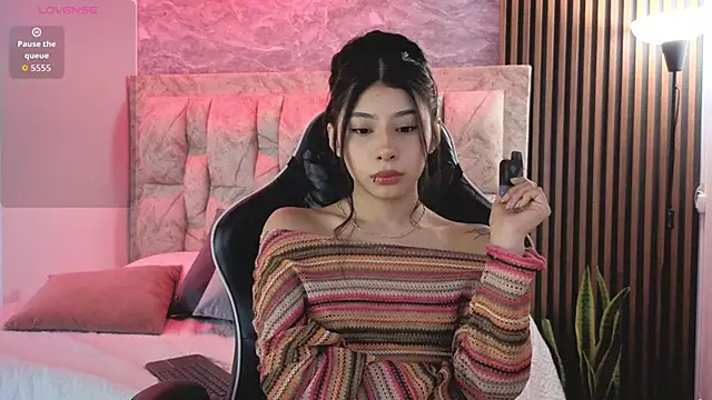 Snapshot of chloe_bluee_ chatting on 11, 5, 2026 chloe bluee online show from 11, 5, 2026
