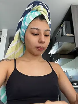 Snapshot of chloe_bluee_ chatting on 6, 7, 2026 chloe bluee online show from 6, 7, 2026
