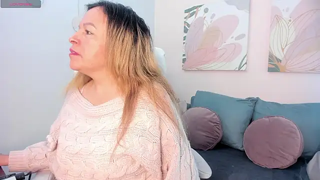 Snapshot of Ivonne_4 chatting on 4, 3, 2026 Ivonne 4 online show from 4, 3, 2026