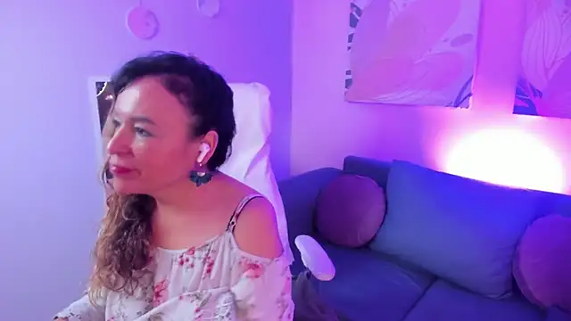 Ivonne 4 online show from 19, 4, 2026