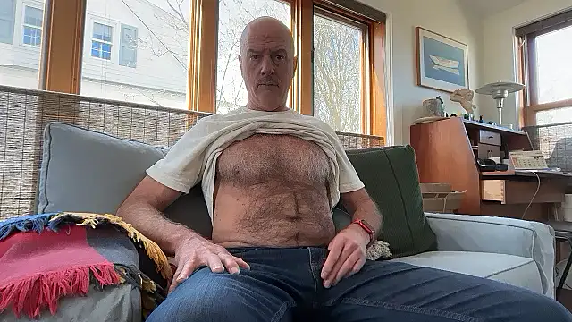 Snapshot of Guy__Grey chatting on 18, 4, 2026 Guy Grey online show from 18, 4, 2026