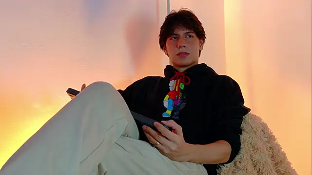 lui x dust online show from 10, 3, 2026