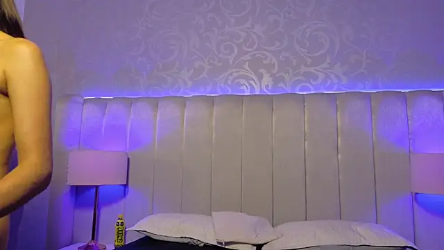 Snapshot of Emily__Stef chatting on 3, 7, 2026 Emily Stef online show from 3, 7, 2026