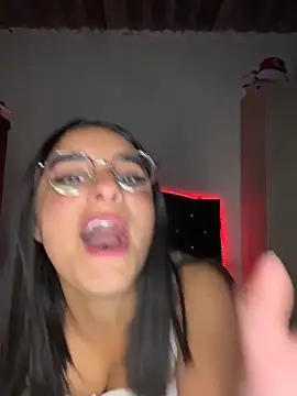 Paulha  miller online show from 4, 3, 2026