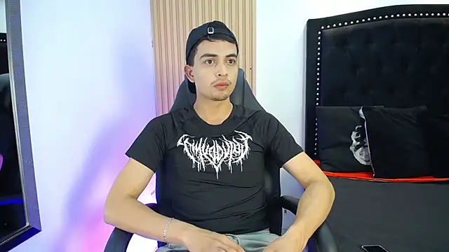 NewYoungHot online show from 4, 5, 2026