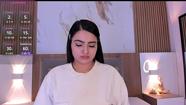 Stephany Harlot online show from 6, 8, 2026