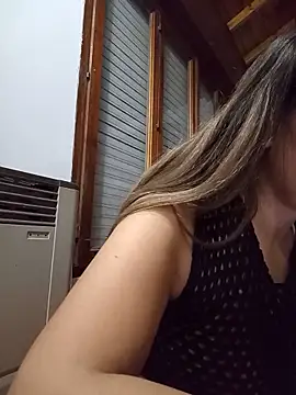 Snapshot of CamiliLuna chatting on 11, 6, 2026 CamiliLuna online show from 11, 6, 2026