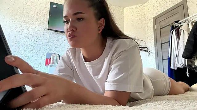 JoycelynUrion online show from 6, 5, 2026