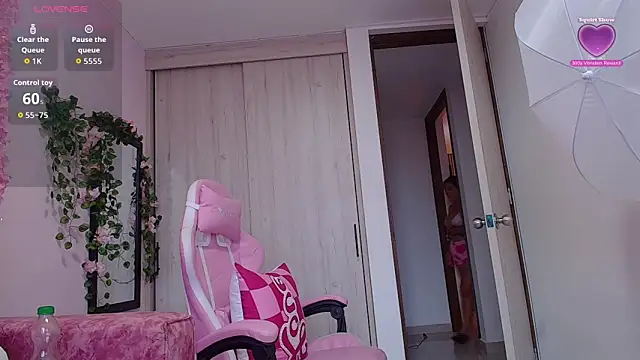 Snapshot of Baby__Velvet chatting on 13, 3, 2026 Baby Velvet online show from 13, 3, 2026