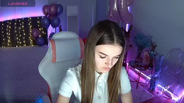 Snapshot of Ann_Wood chatting on 8, 3, 2026 Ann Wood online show from 8, 3, 2026