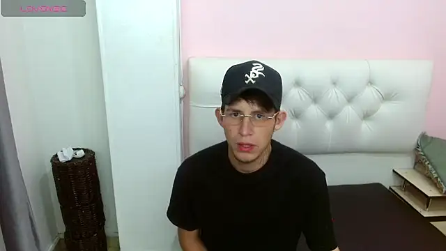 Snapshot of masterboyx chatting on 9, 3, 2026 masterboyx online show from 9, 3, 2026