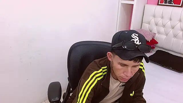 Snapshot of masterboyx chatting on 22, 3, 2026 masterboyx online show from 22, 3, 2026