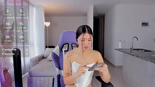 sofiawiliams online show from 18, 4, 2026