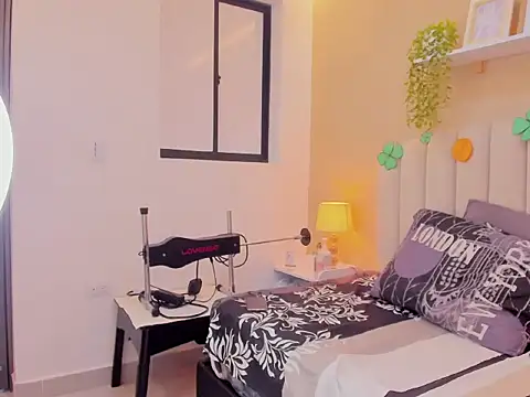 Snapshot of sara_kitten19 chatting on 17, 3, 2026 sara kitten19 online show from 17, 3, 2026