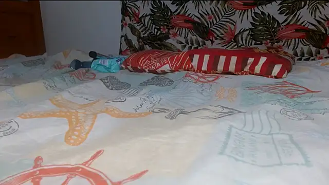 smallvioleta69 online show from 6, 4, 2026