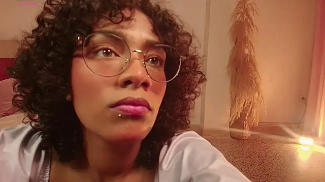 Meganlux1 online show from 29, 4, 2026