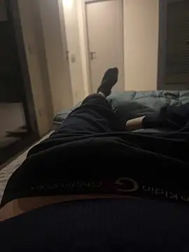 Snapshot of frenk33 chatting on 4, 3, 2026 frenk33 online show from 4, 3, 2026