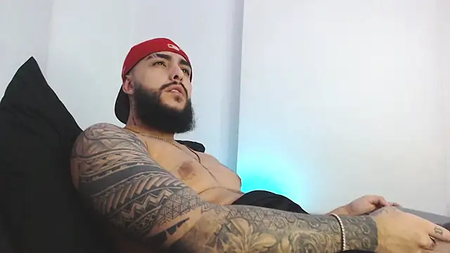 SantiagoHincapiie online show from 19, 3, 2026