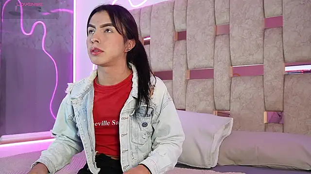 Fernanda thail  online show from 12, 5, 2026
