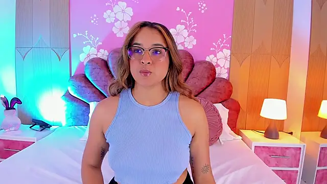 Snapshot of Sara_colyn chatting on 2, 3, 2026 Sara colyn online show from 2, 3, 2026