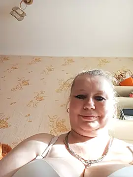 Snapshot of KiraStanton chatting on 6, 7, 2026 KiraStanton online show from 6, 7, 2026